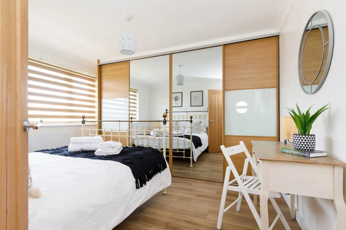 Charming Bolthole 400m to Beach