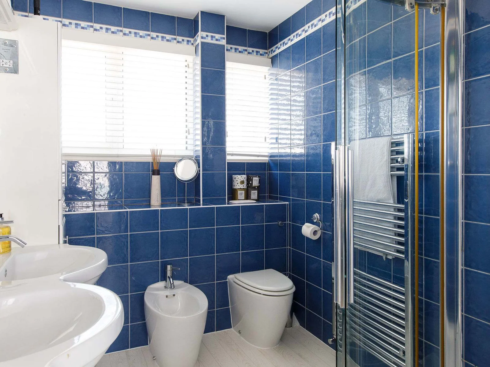 The master ensuite has WC, bidet, shower and double sinks.