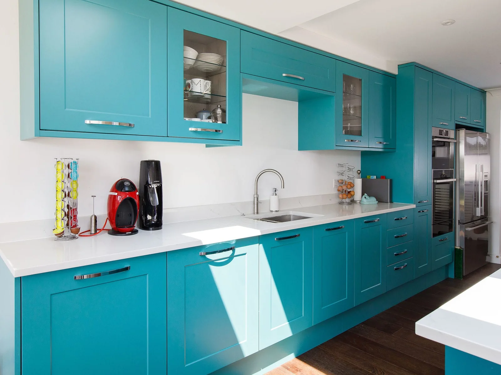 The fully-equipped kitchen has everything you need to prepare meals for the whole family.