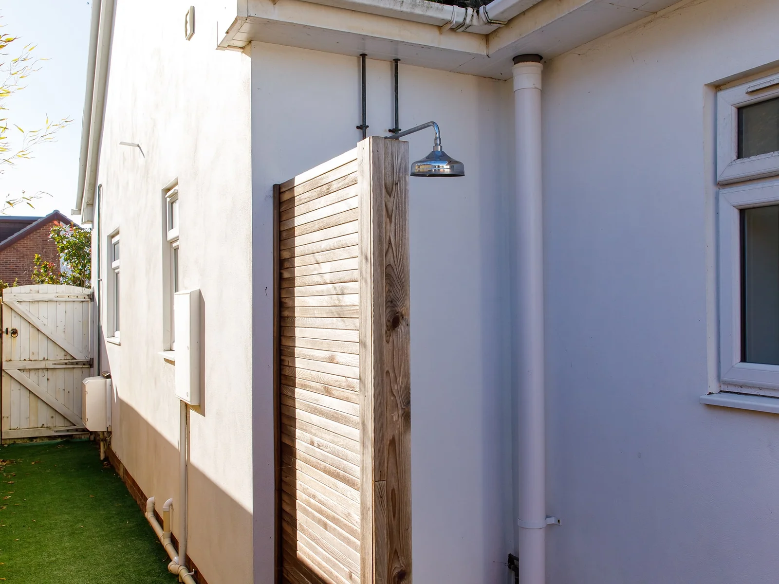 There is a handy outside shower to rinse off after a sea swim or surf.