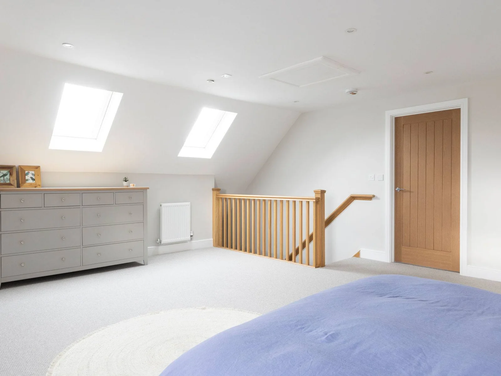 King-sized master bedroom with ensuite.