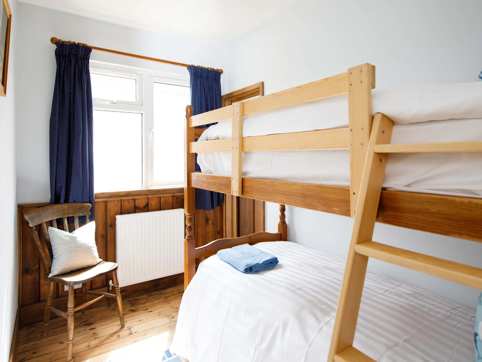 This cozy bunk room is next to one of the double bedrooms, perfect for little ones that may jump into mum and dads bed in the night ;-)