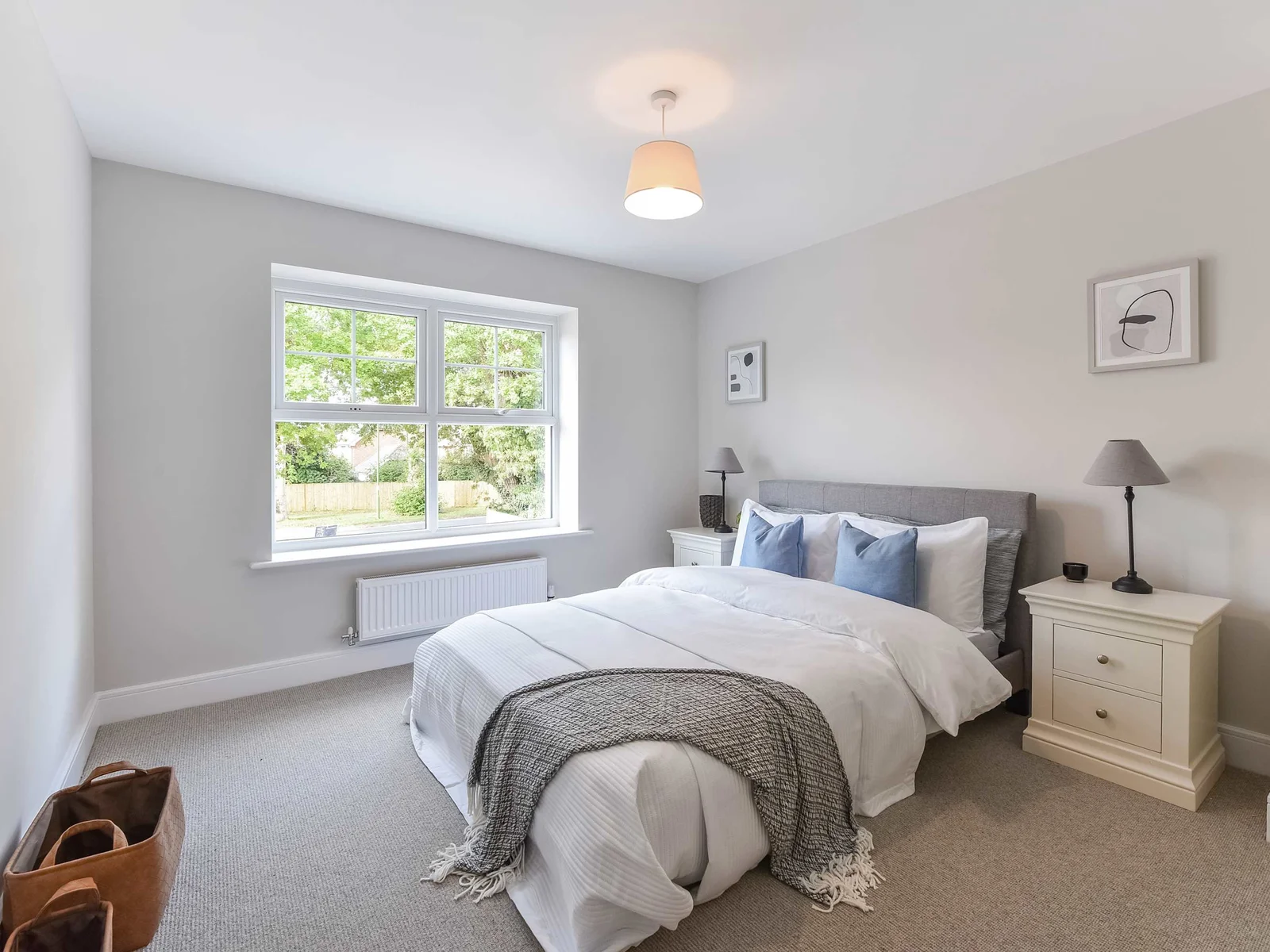 A double bedroom with ensuite bathroom. (bedroom 4)