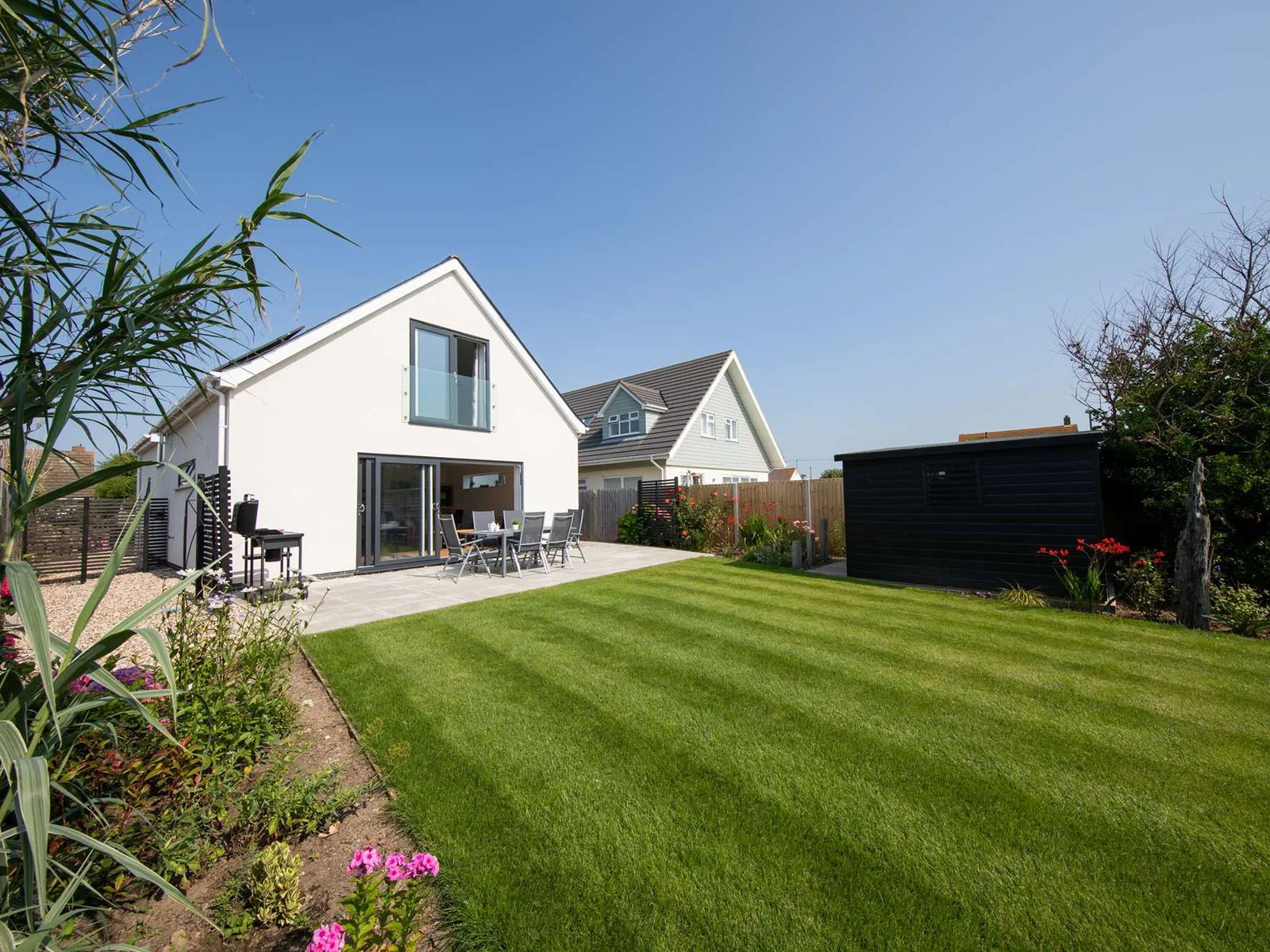 3BR Stylish Home, Sea View, Walk to East Wittering