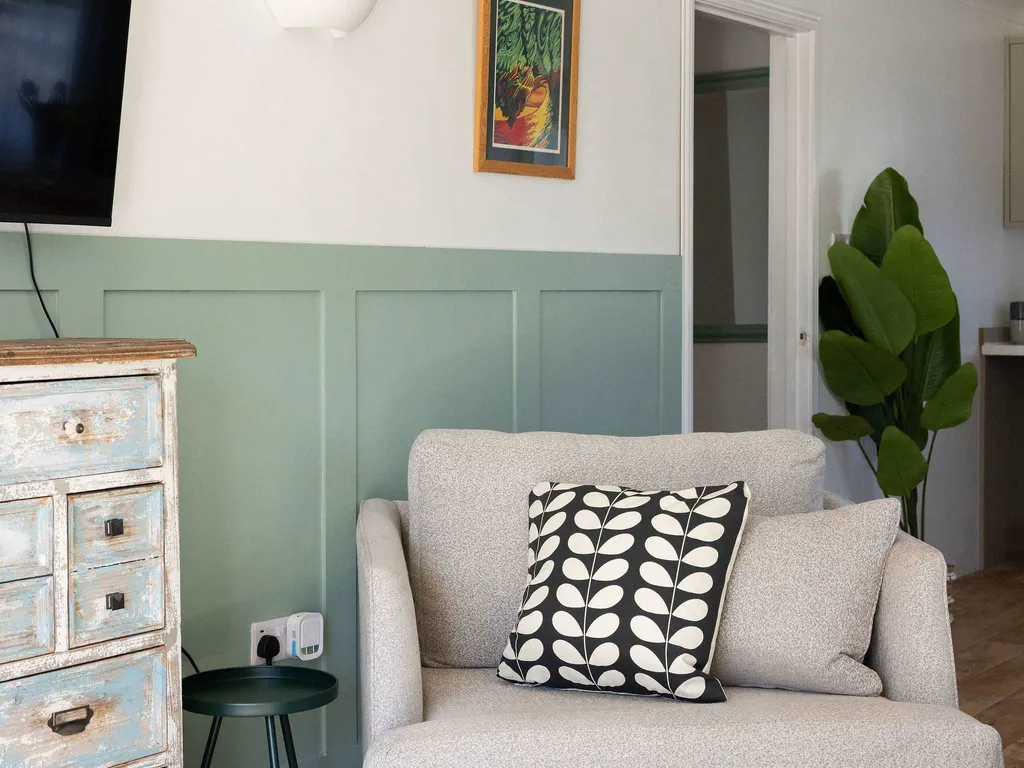 Stylish One Bed Annexe Near Marina and Beaches