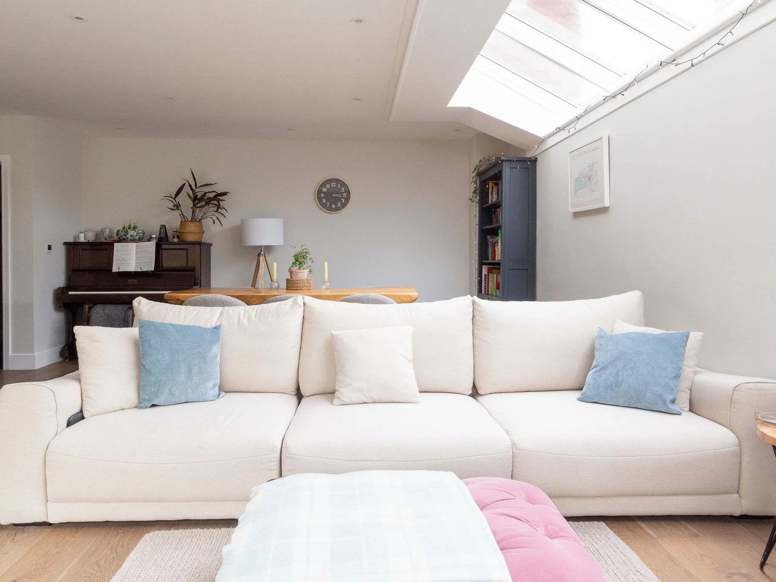 Ultra comfy sofa in the kitchen, great to break away from the crowds