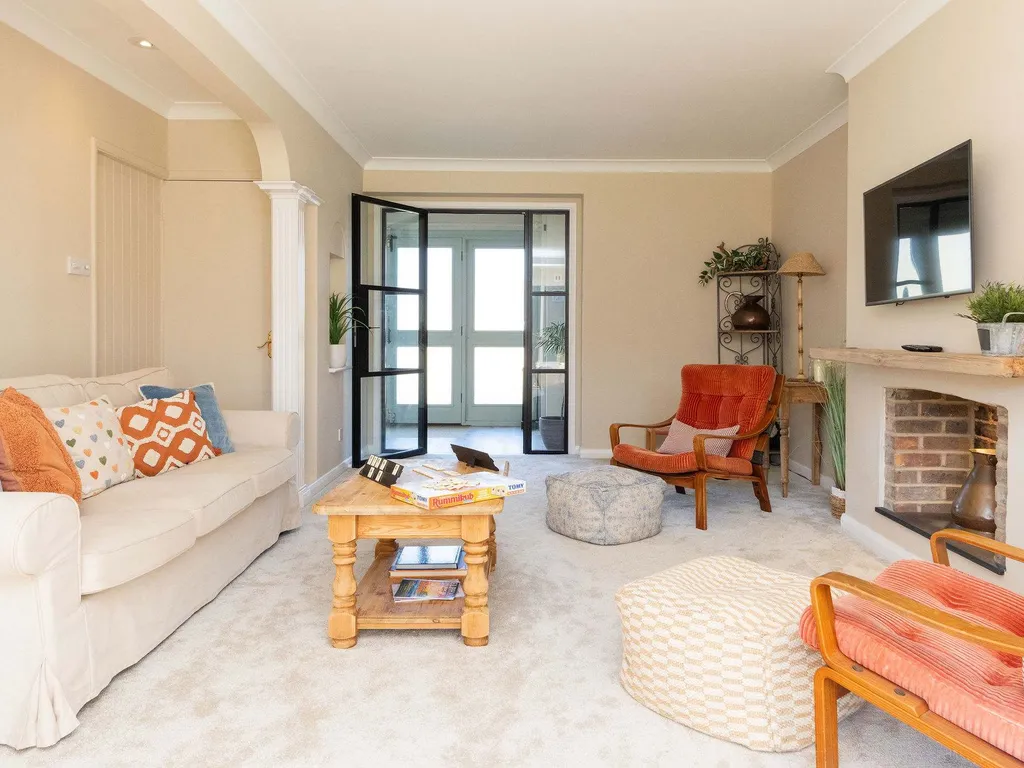 Coastal Comfort for 6, Felpham Beach