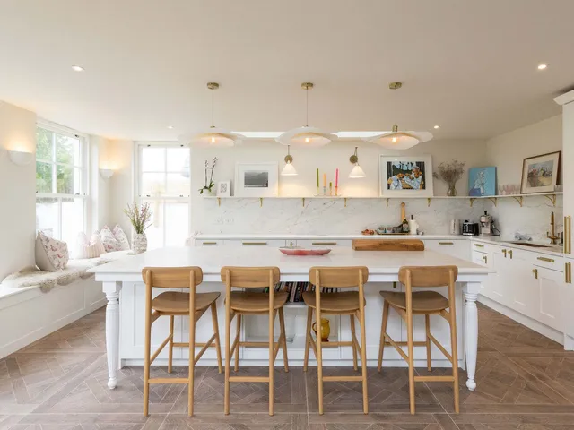 Newly Renovated Beachside Retreat for 10