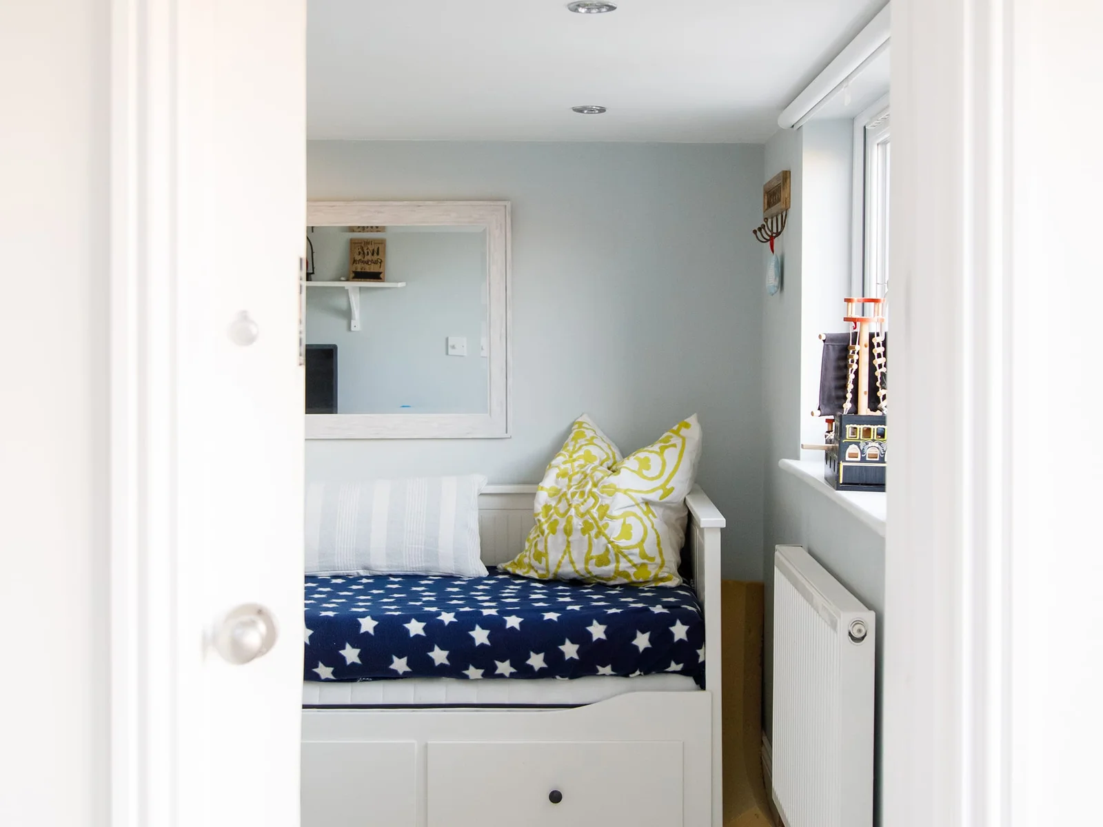Off from the living area, you'll find the snug. A play room, hang out area or separate bedroom for a teen.