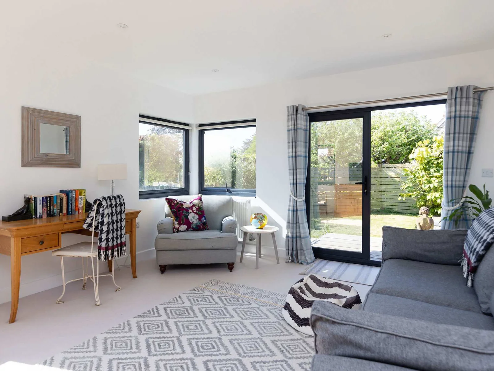 Cosy living room, ideal for relaxing and spending quality time together.