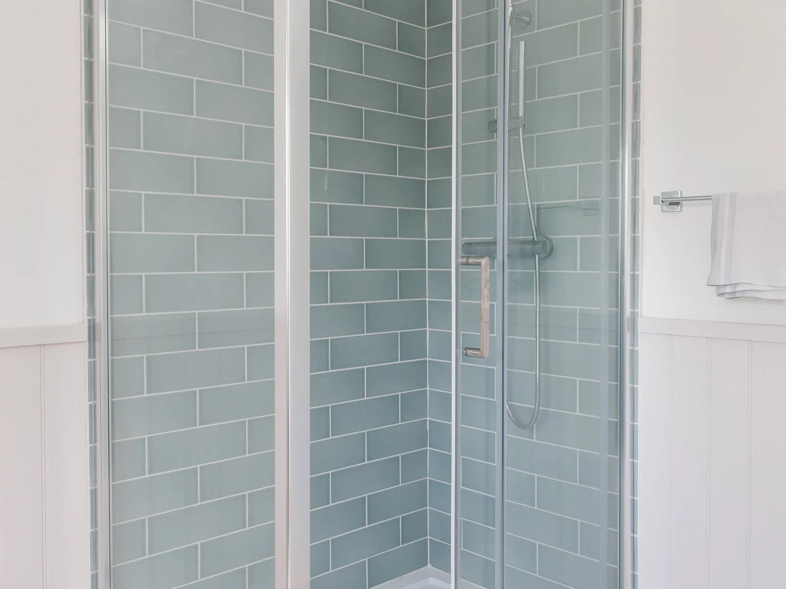 There is also a spacious, separate shower.
