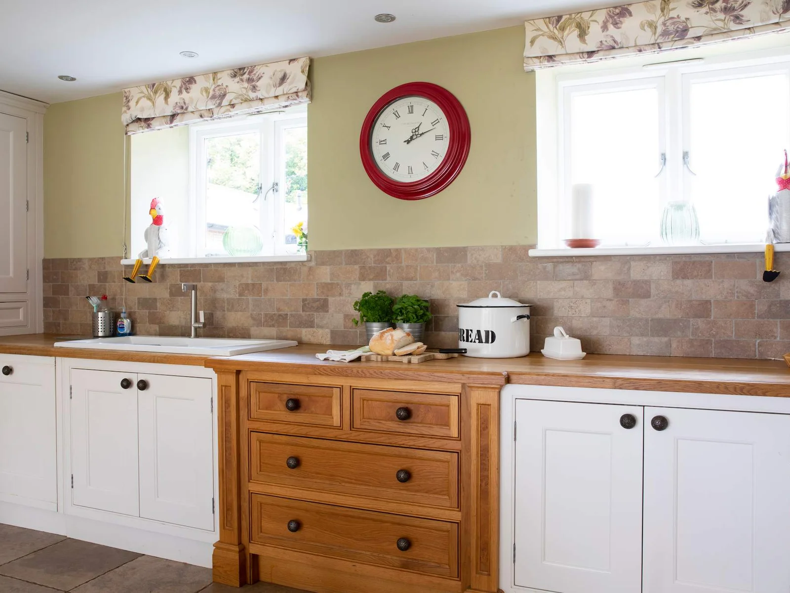 Lots of workspace to create those gastronomic delights!