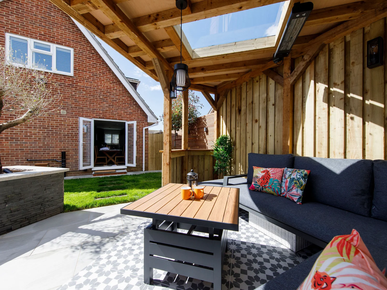Relax outside whatever the weather, with undercover seating and heat lamps for cooler evenings.