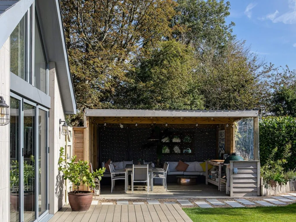 The Salt House – Luxury Home with Pool & Hot Tub