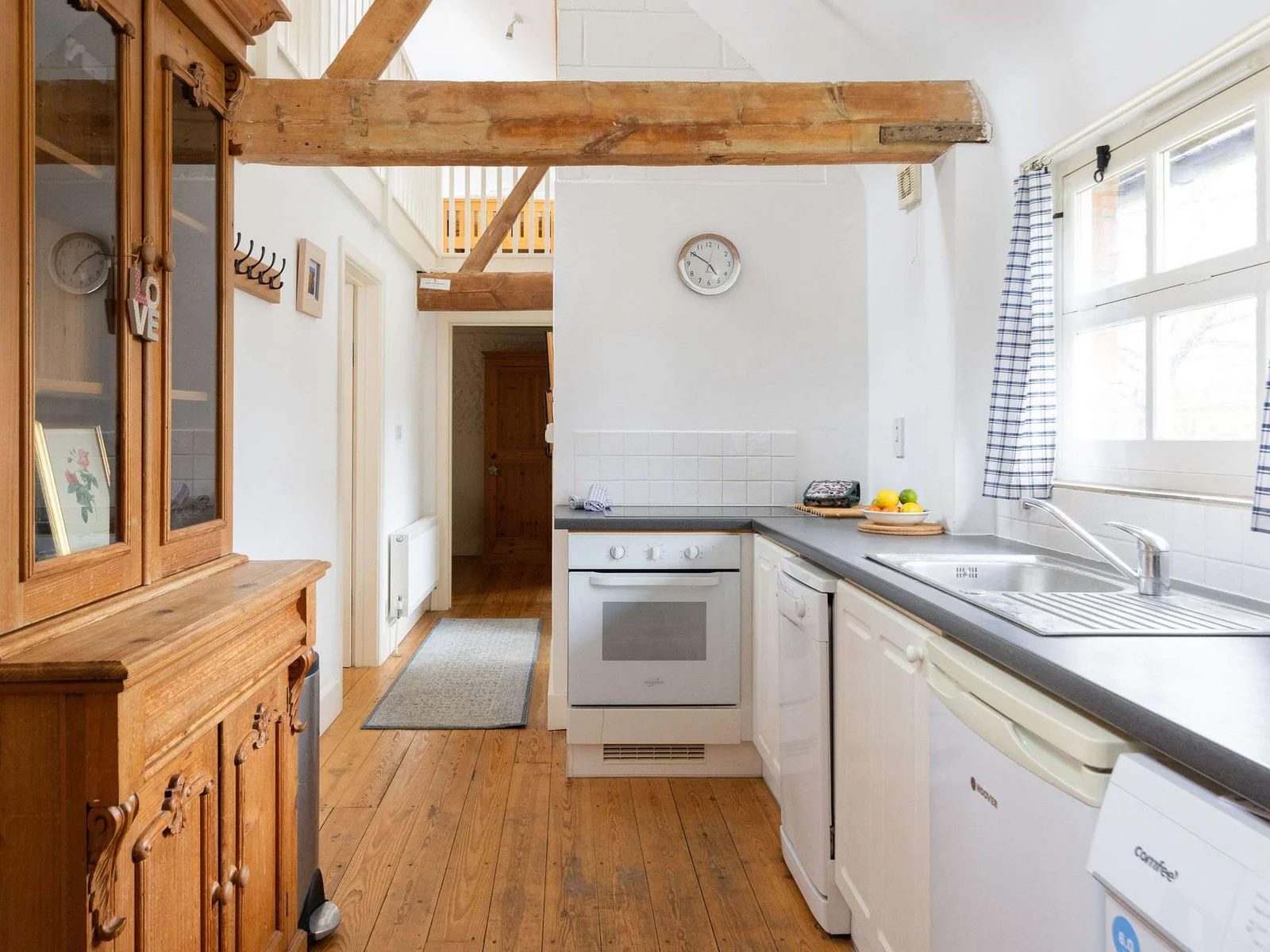 The kitchen is simply equipped with the essentials you’ll need for everyday cooking.