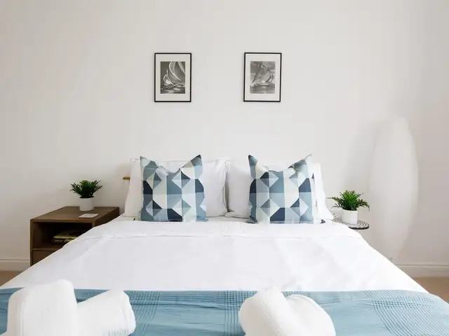 Modern & stylish seaside family home