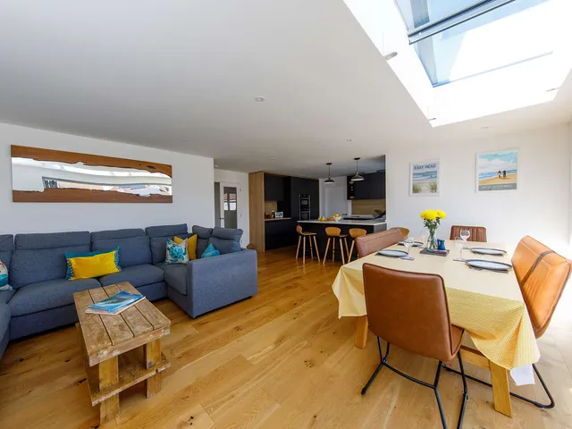 Delightful Seaside Hideaway 5 Mins to Beach