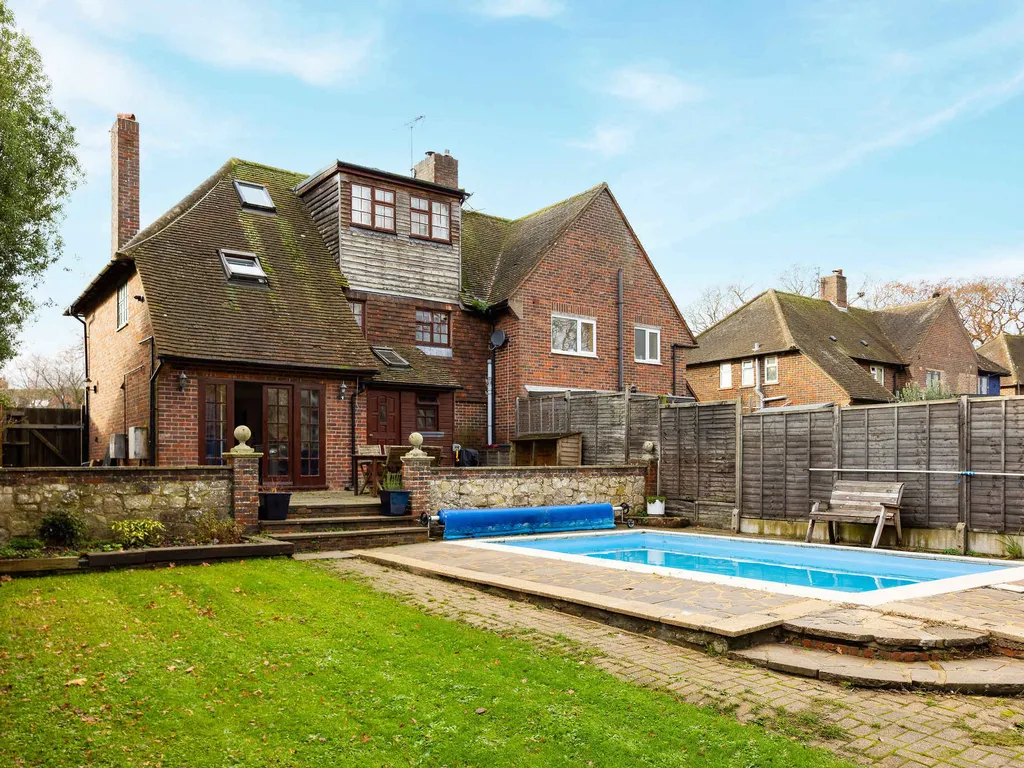 Rural House with Swimming Pool and Gardens