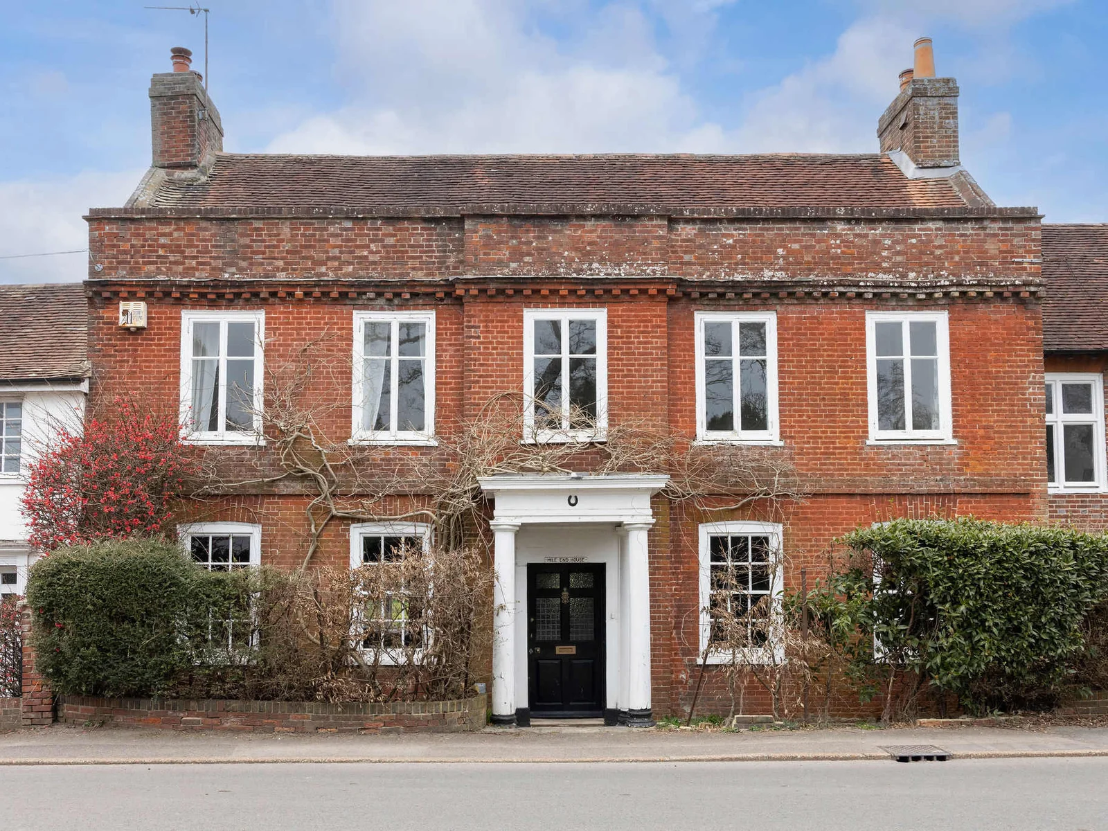 Country Retreat – Sleeps 14 – Large Garden