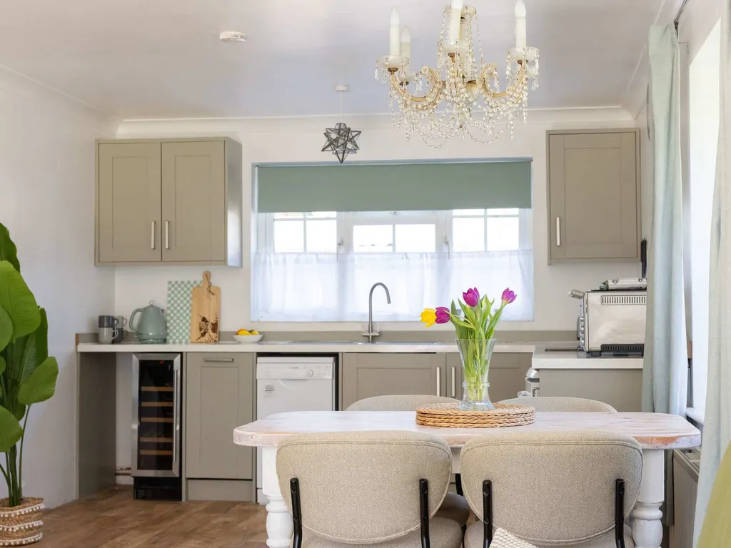 Stylish One Bed Annexe Near Marina and Beaches