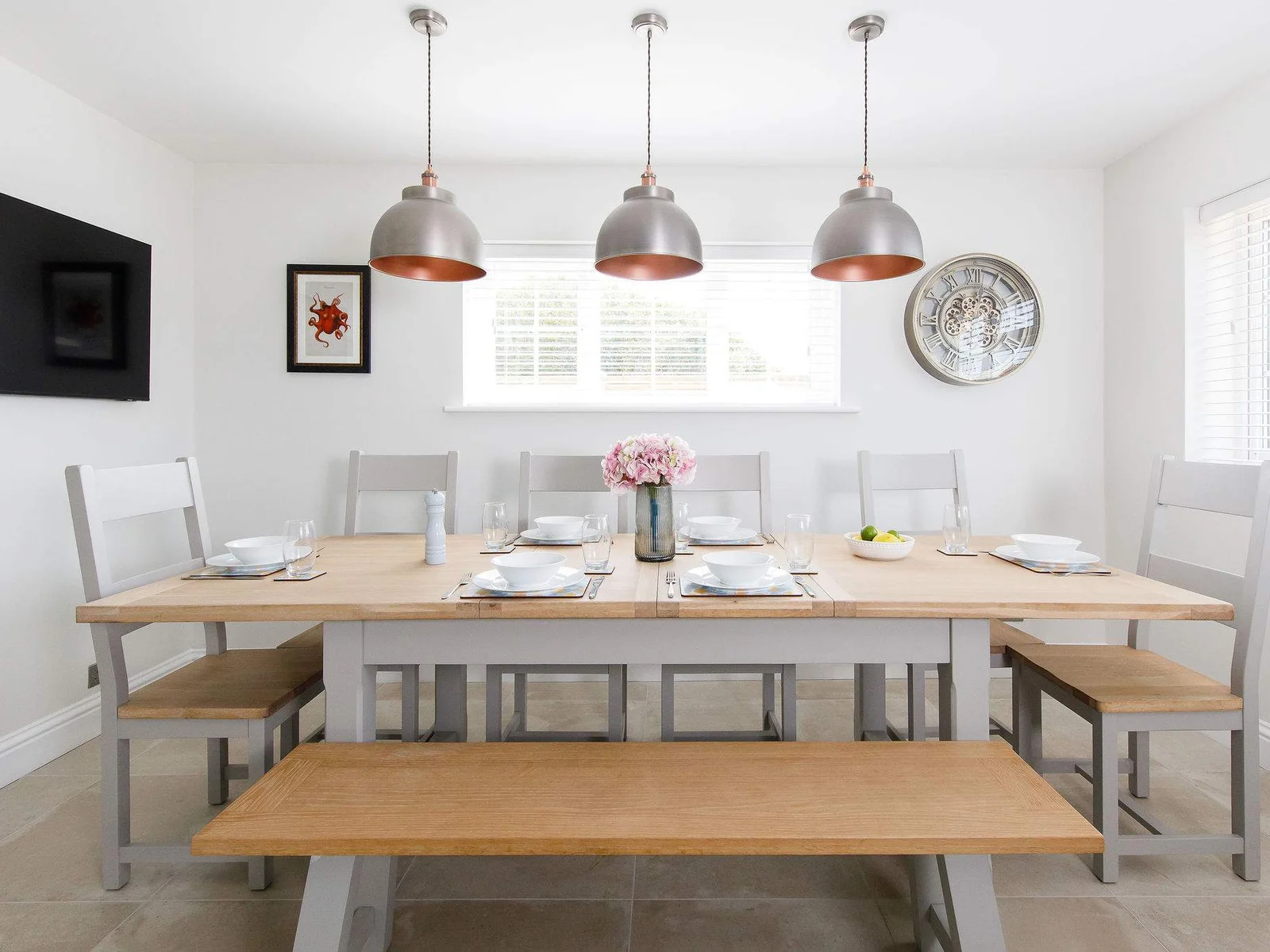 Enjoy long, leisurely meals with loved ones at the dining table (seats up to 10 guests).
