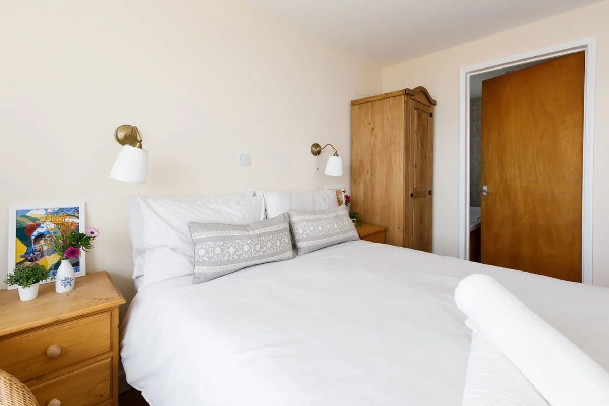 Expect high quality linen, bedding and towels for your stay.