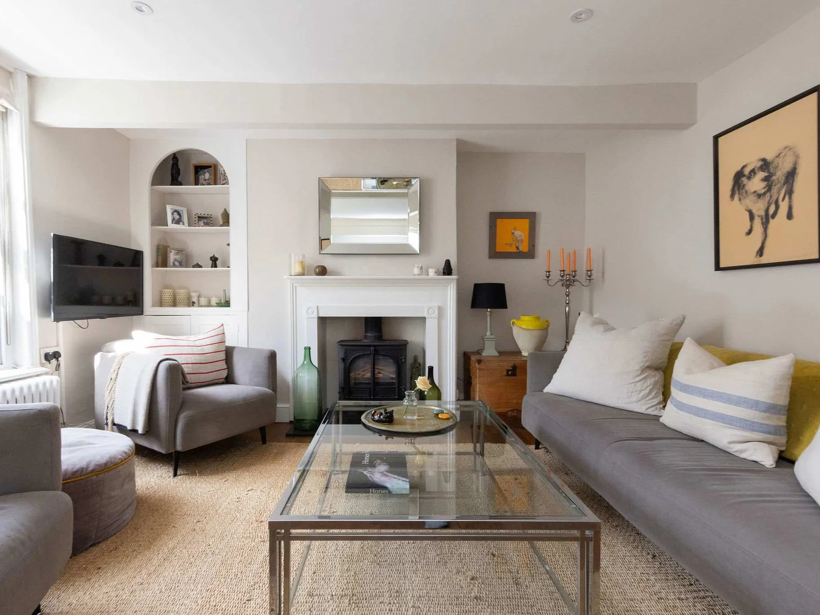 Relaxed seating area with character throughout