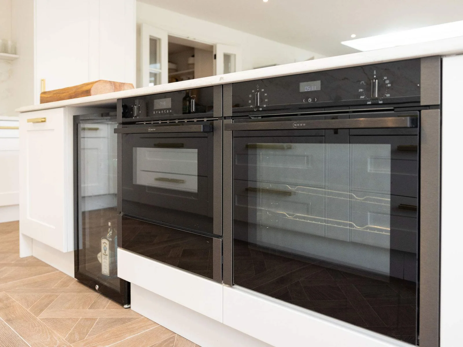 Create culinary masterpieces with the modern, high-end double appliances.