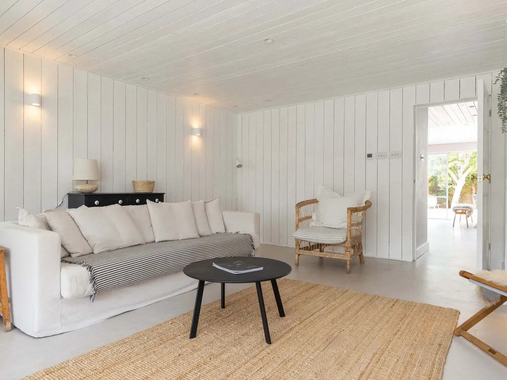 Chic Coastal Retreat – 15-Min Stroll to Beach