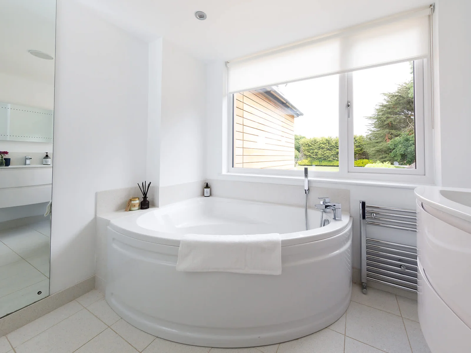 The family bathroom serves the two double rooms.