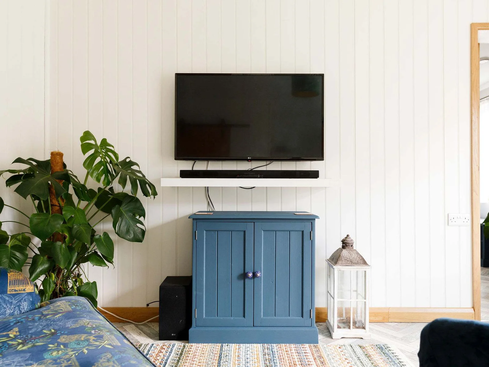A smart TV to enjoy your favourite tv shows or film.