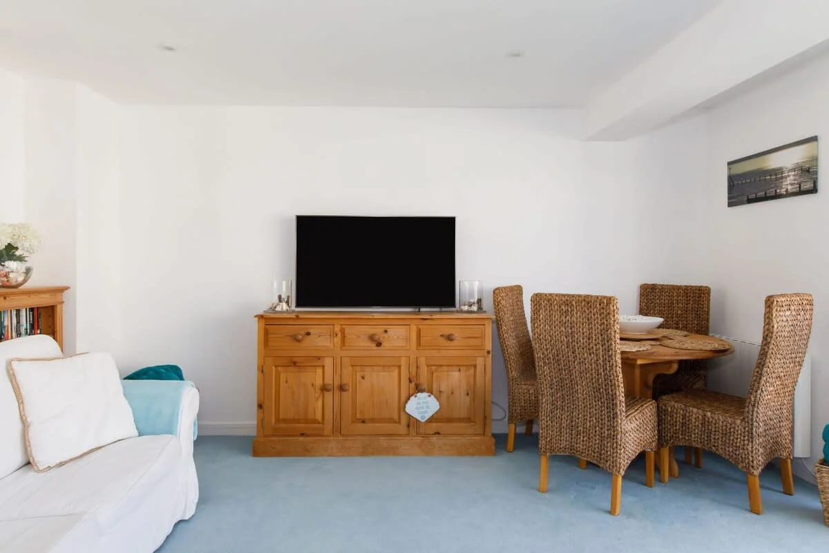 Enjoy a film or favourite TV show on the Smart TV.