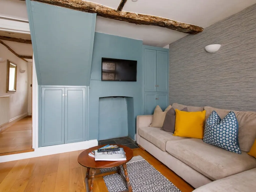 Charming 4bd Townhouse right in the city centre!