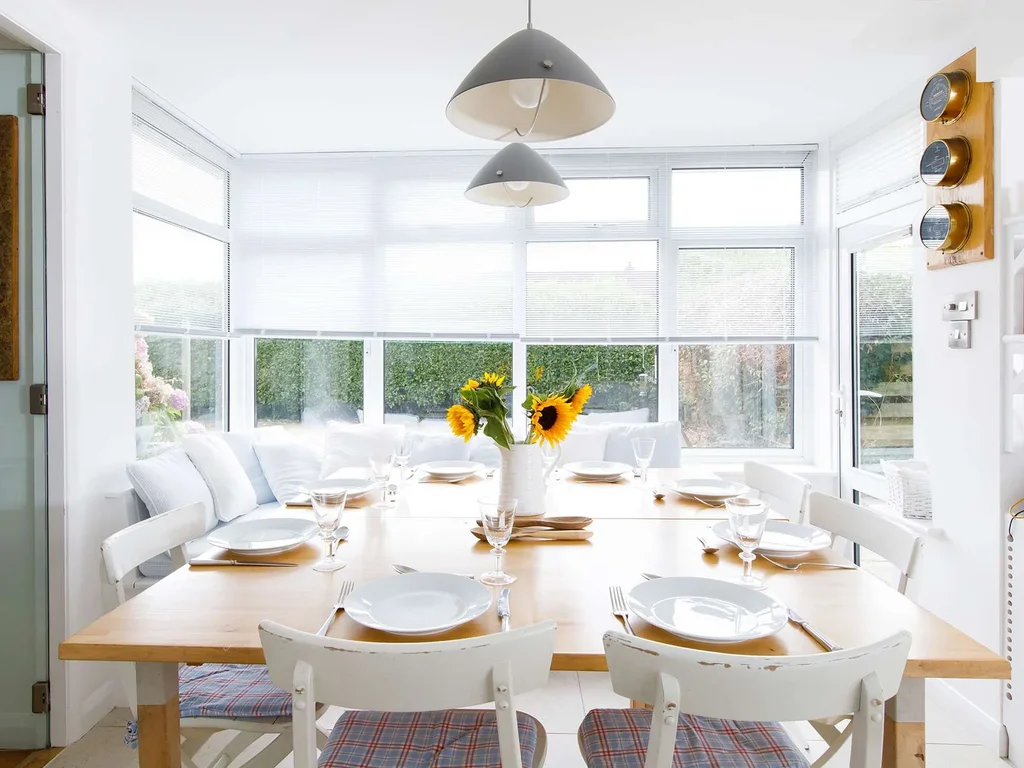 Secluded rural retreat, close to beach – sleeps 12