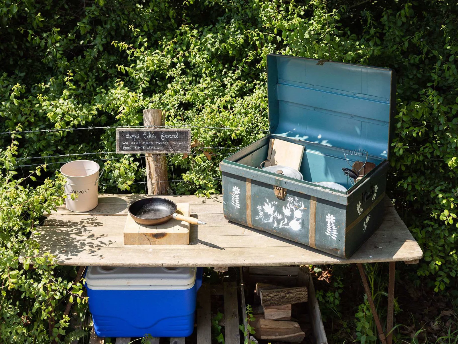 The outside kitchen/prep station is great fun