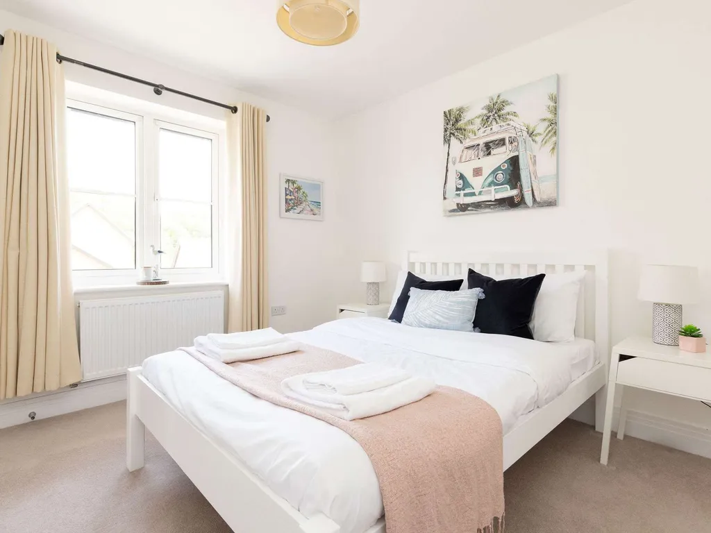 Modern Family Retreat Nr Beaches and Marina