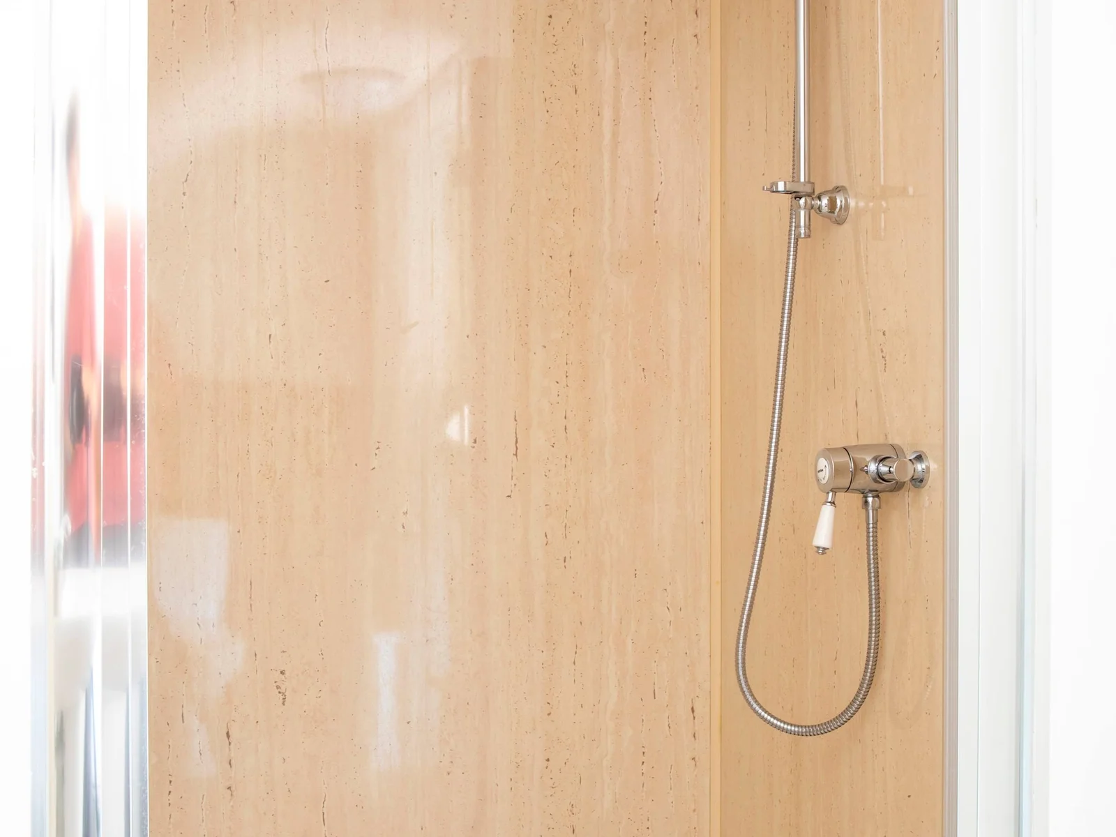 Walk in shower in the annexe