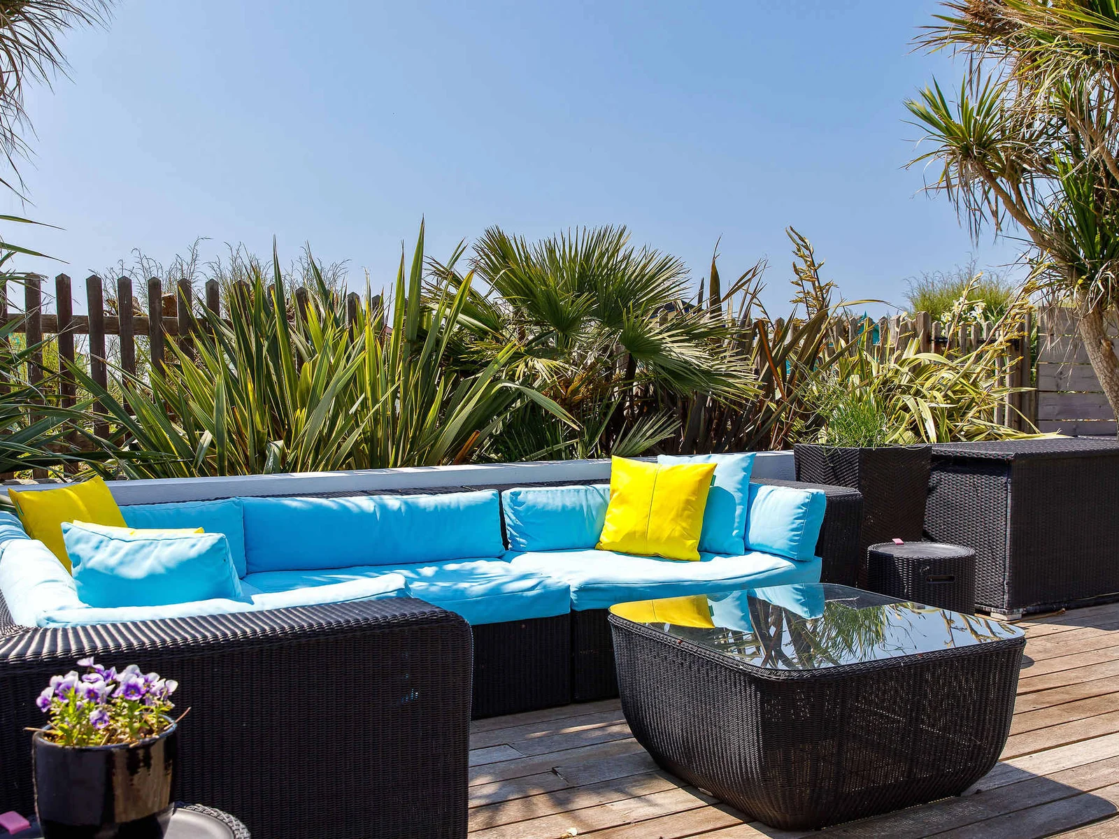 Relax on the comfy garden sofas with a morning coffee or evening drink.