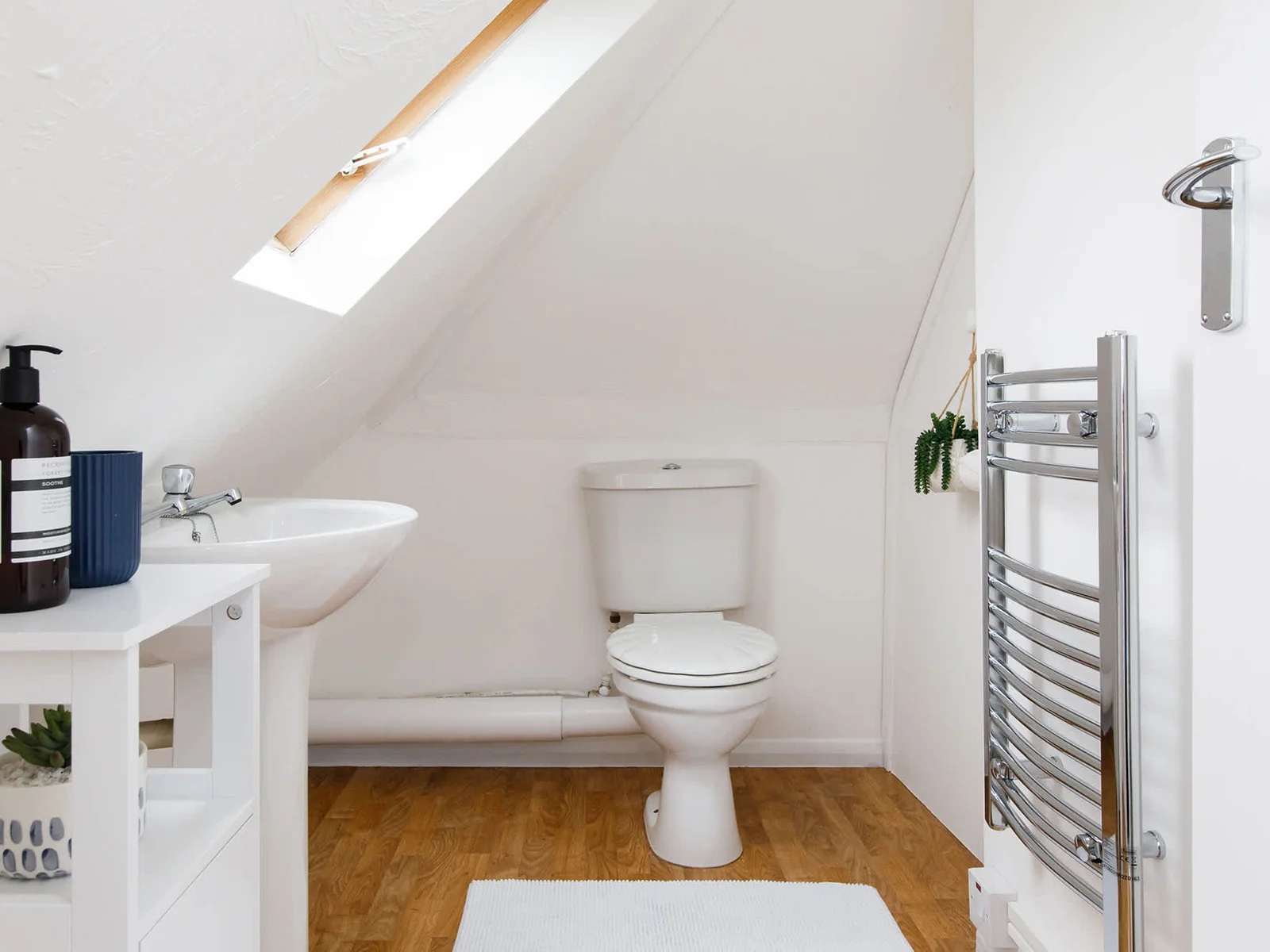 The loft room also has an ensuite with WC and sink.