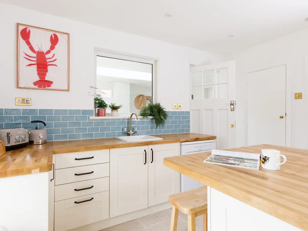 Coastal Retreat in Picturesque Bosham