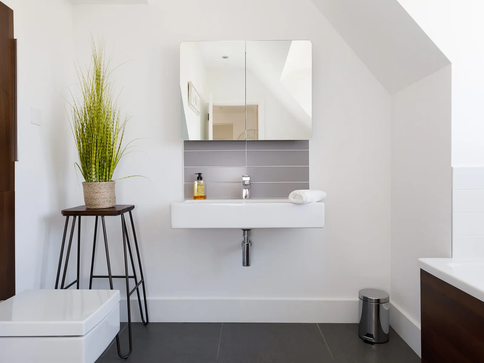 Flesh and clean towels are the staples of every bathroom