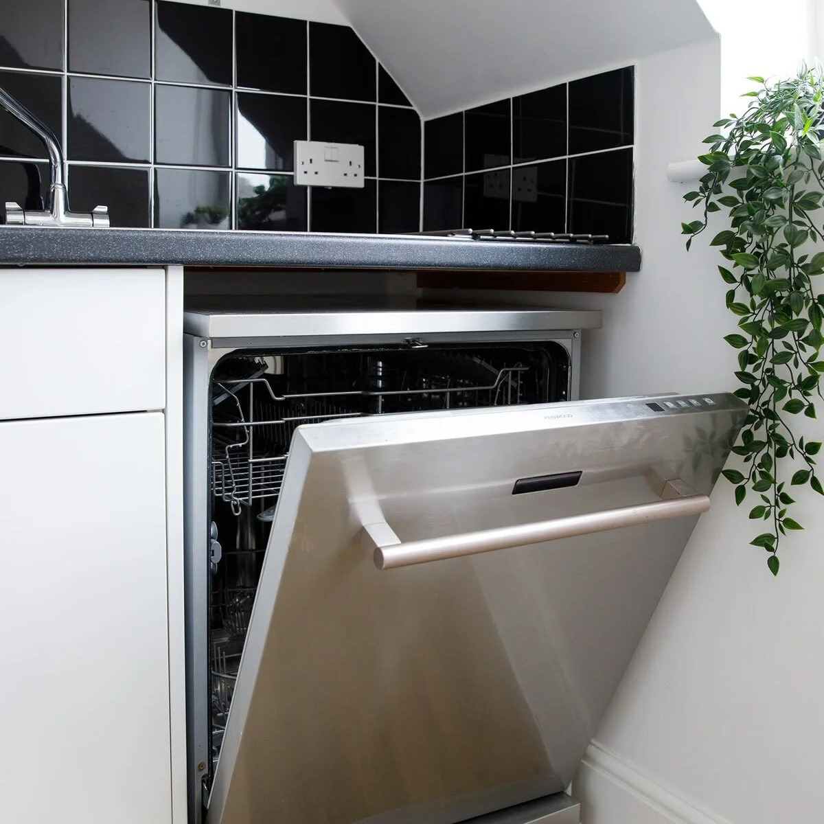 Handy dishwasher