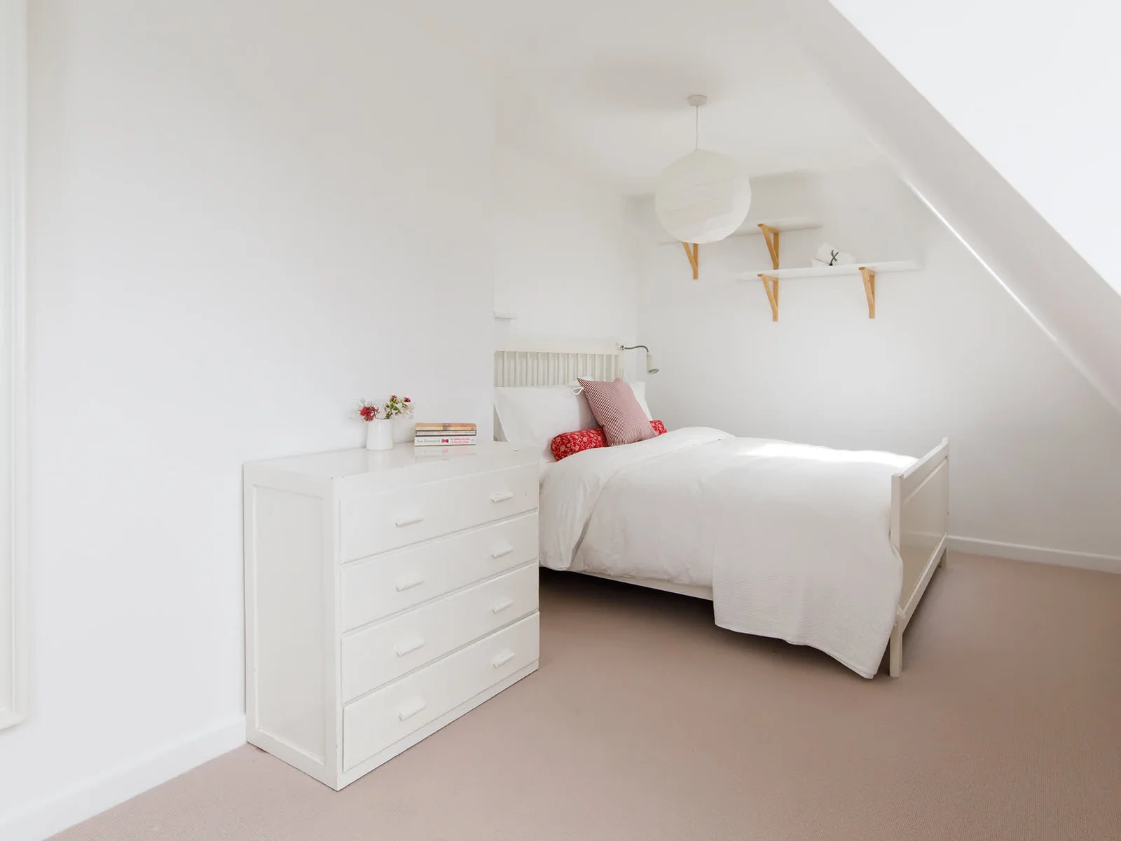 Modern and bright double room.