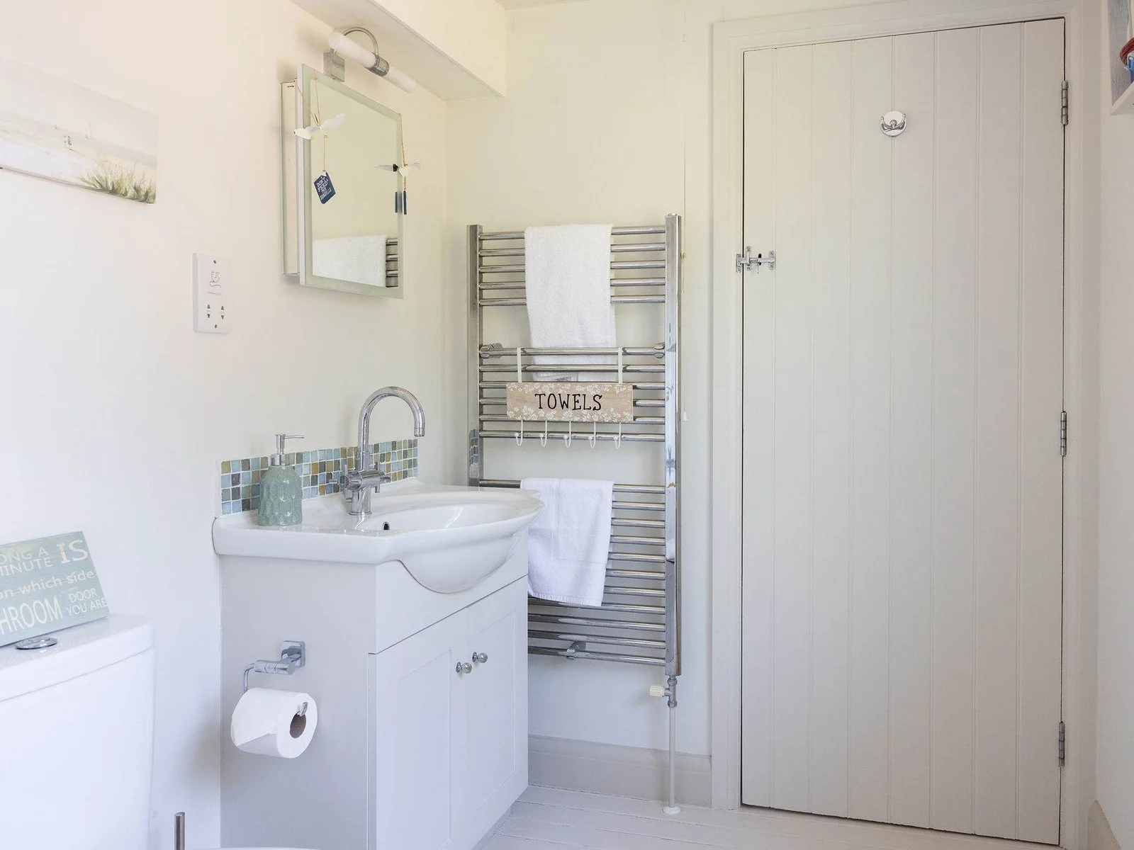 Bright, fresh bathroom with modern fittings
