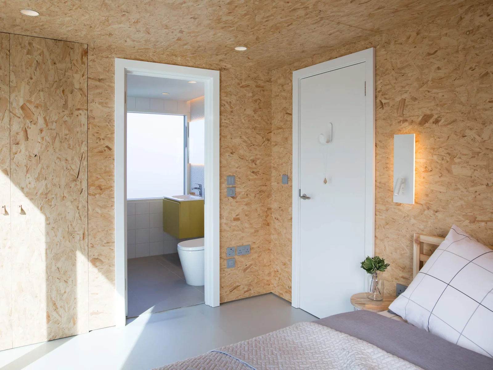 The master bedroom has the luxury of an en-suite shower room.