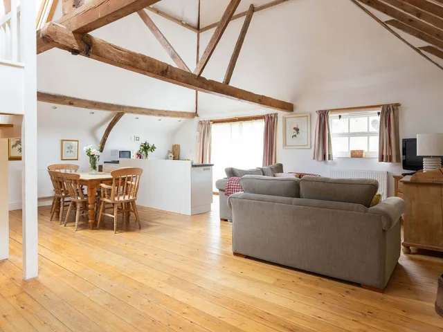 Rural Cottage Accommodation for 14