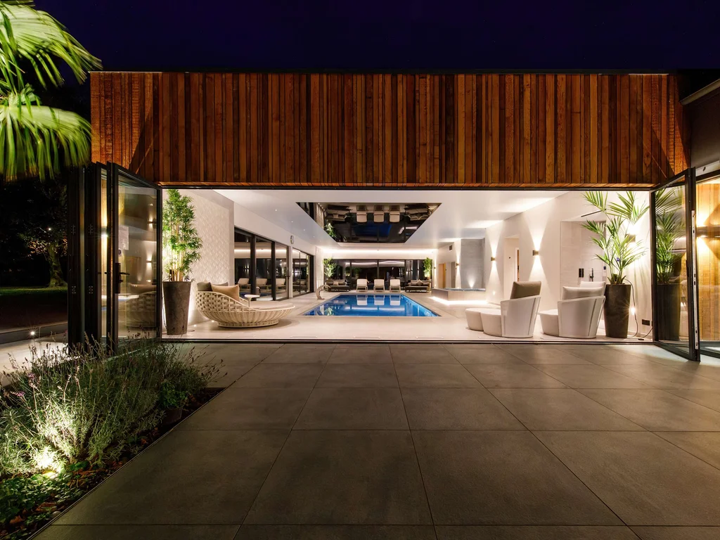 Stillwaters Estate – 14 Bd, Pool, Spa & Golf Suite