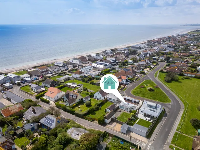 Detached Coastal Home 150m from Beach | Sleeps 8