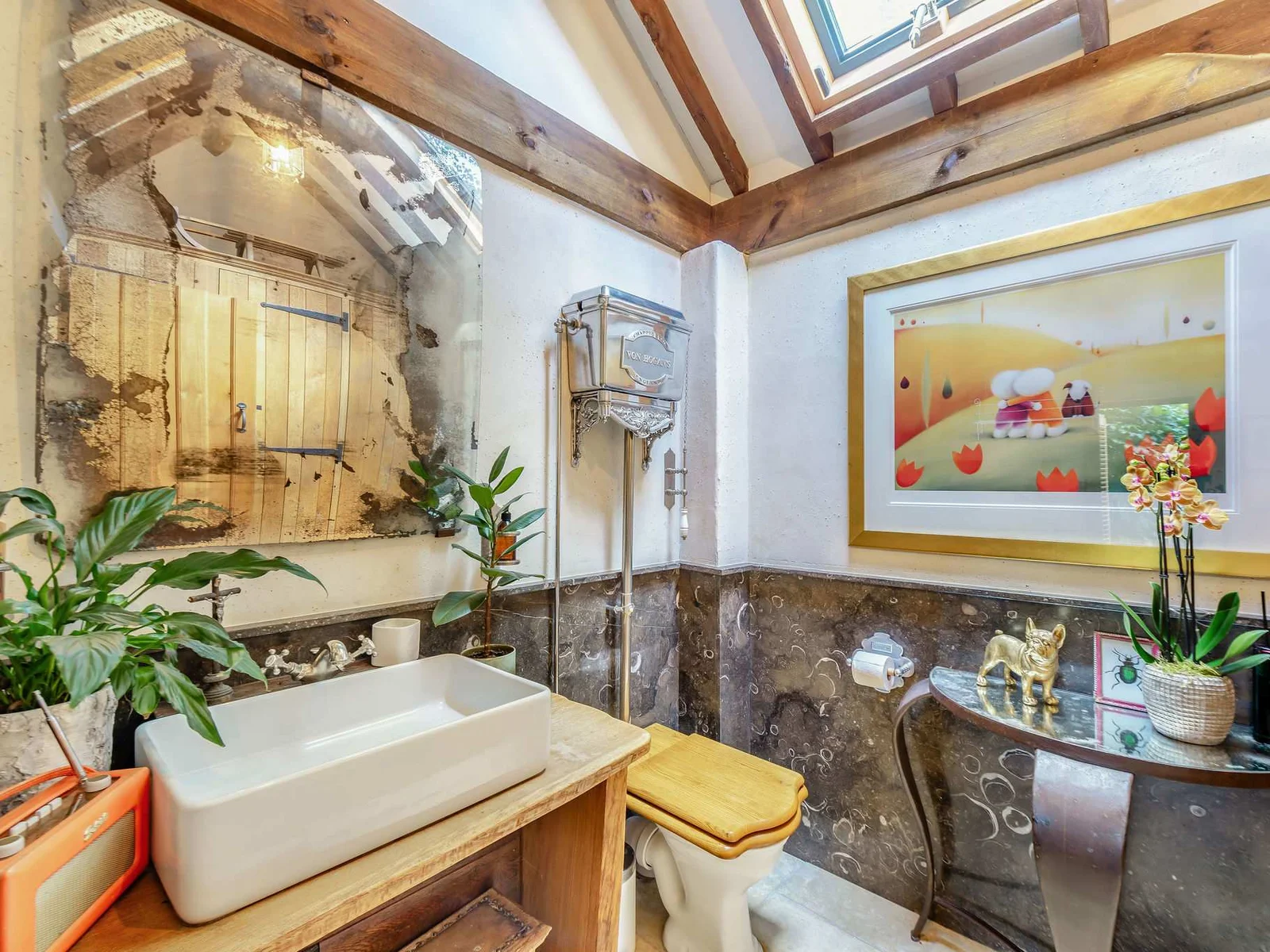 A quirky cloakroom packed with character and thoughtful vintage details