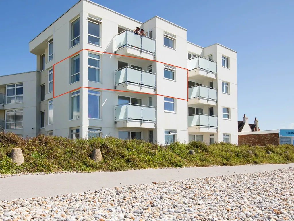 Beachfront Apartment With Panoramic Sea Views